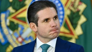 motta-articula-para-barrar-anistia-ampla-e-propoe-reducao-de-penas-que-pode-beneficiar-bolsonaro