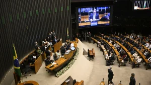 camara-quer-retomar-voto-secreto,-que-ja-serviu-para-salvar-deputado-condenado-e-preso