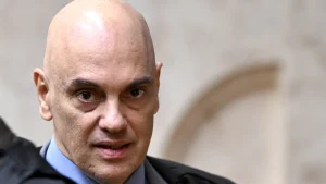 moraes-nega-devolucao-de-bens-e-retirada-de-tornozeleira-de-cid-antes-de-fim-de-processo