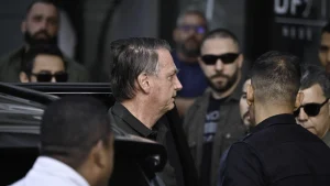 bolsonaro-passa-mal-e-e-levado-para-hospital-em-brasilia