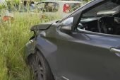 Motorista de aplicativo morre após ser baleado e bater carro em árvore em assalto no Recife